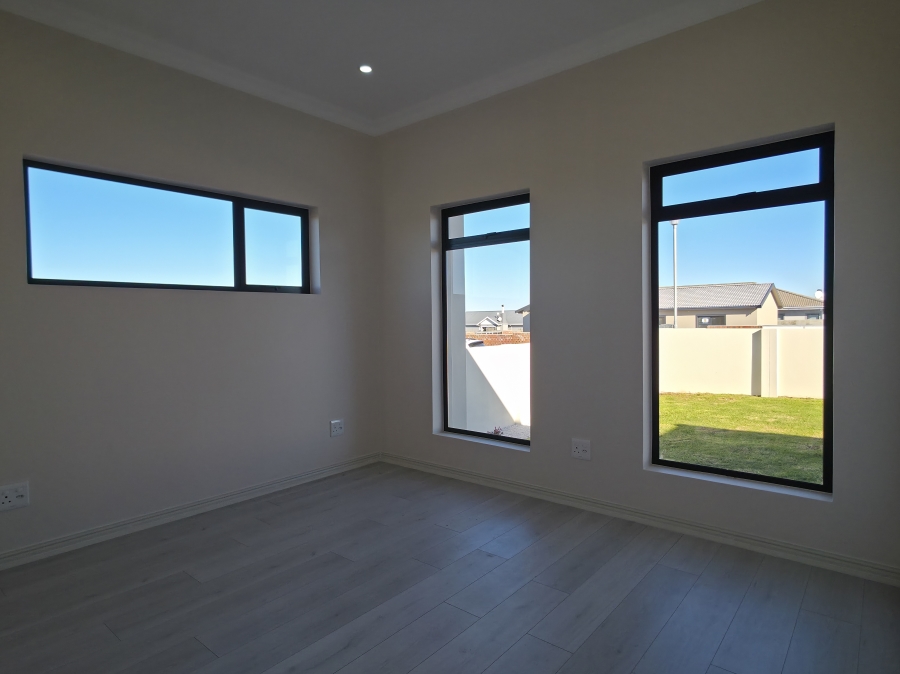 4 Bedroom Property for Sale in Fountains Estate Eastern Cape